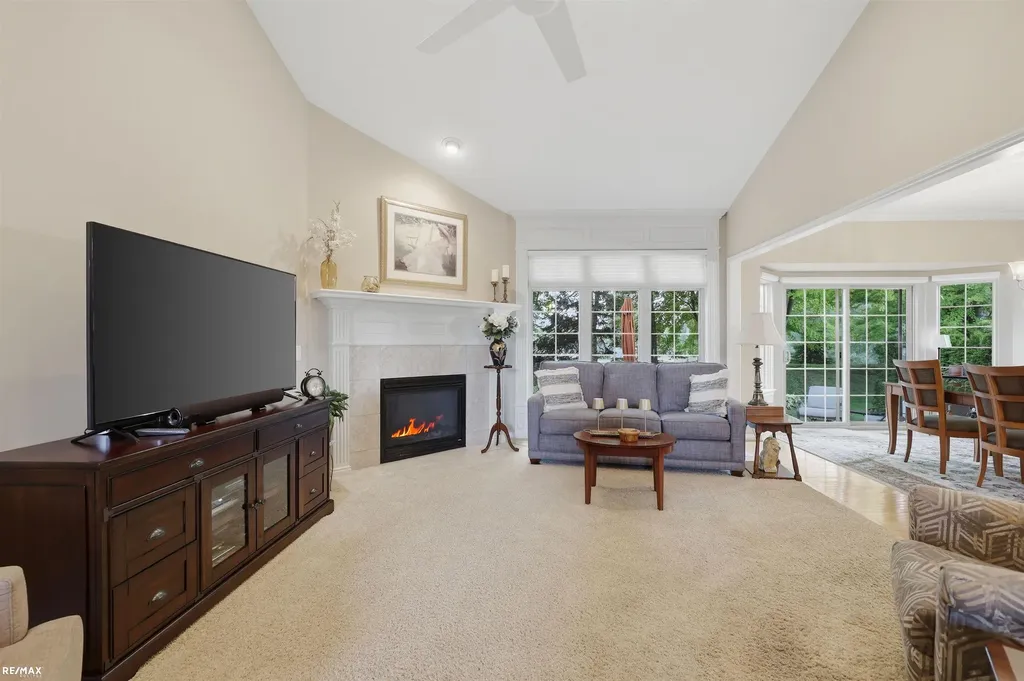 2660 Ridgecrest Drive Shelby Charter Township MI 48316