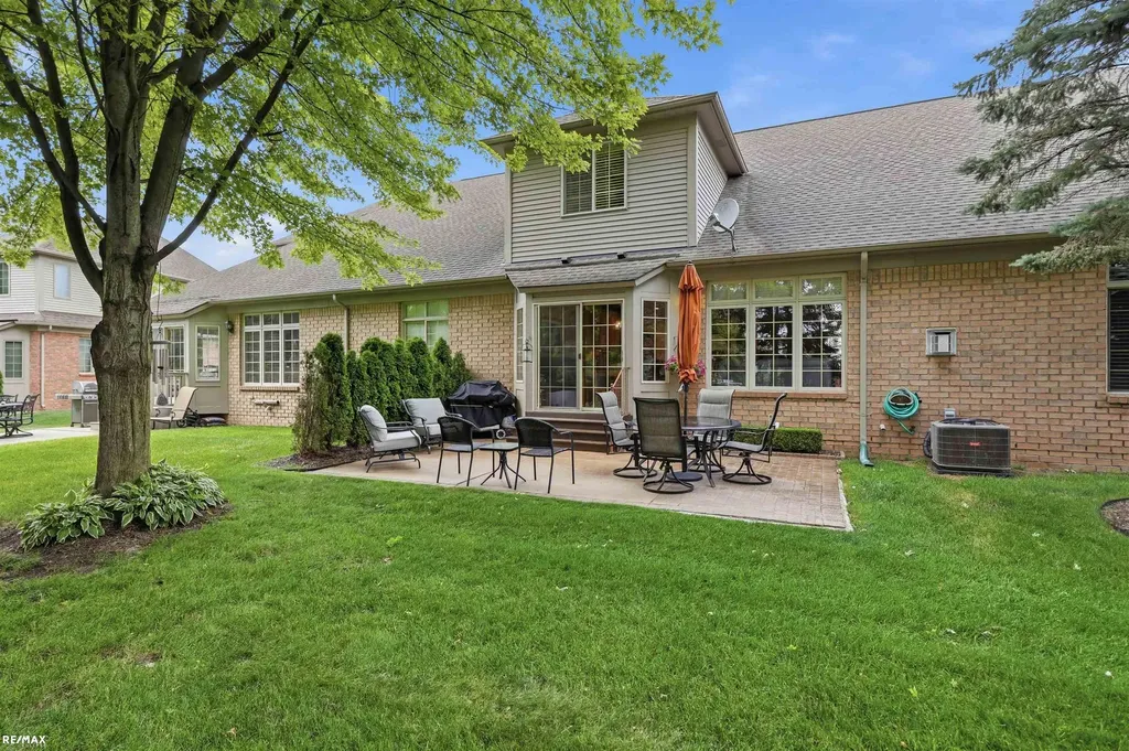 2660 Ridgecrest Drive Shelby Charter Township MI 48316