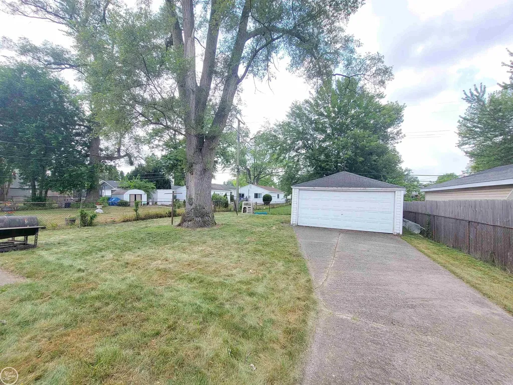 26737 Brush Street Madison Heights City MI 48071