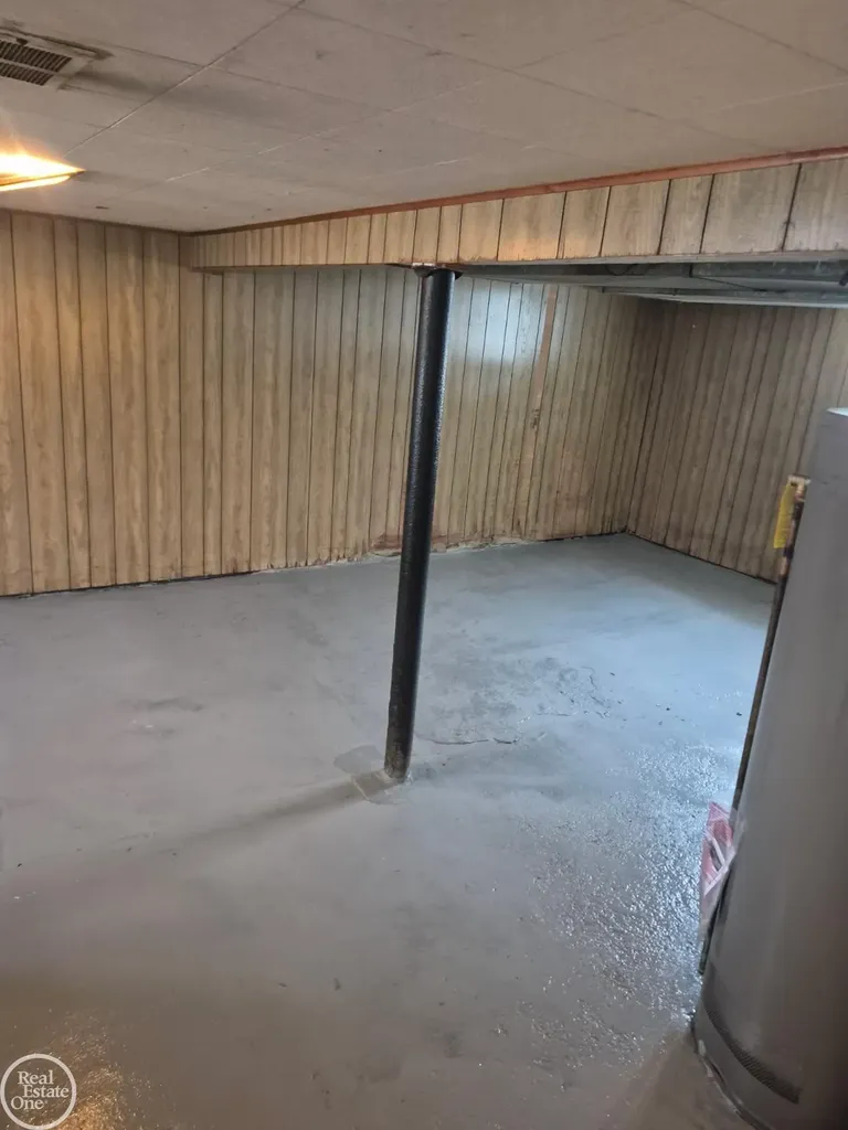 26737 Brush Street Madison Heights City MI 48071