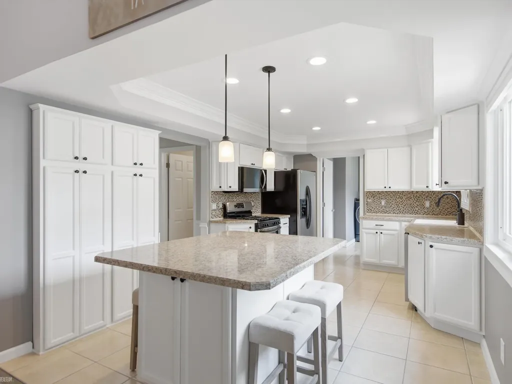 46936 Shiloh Way Shelby Charter Township MI 48317