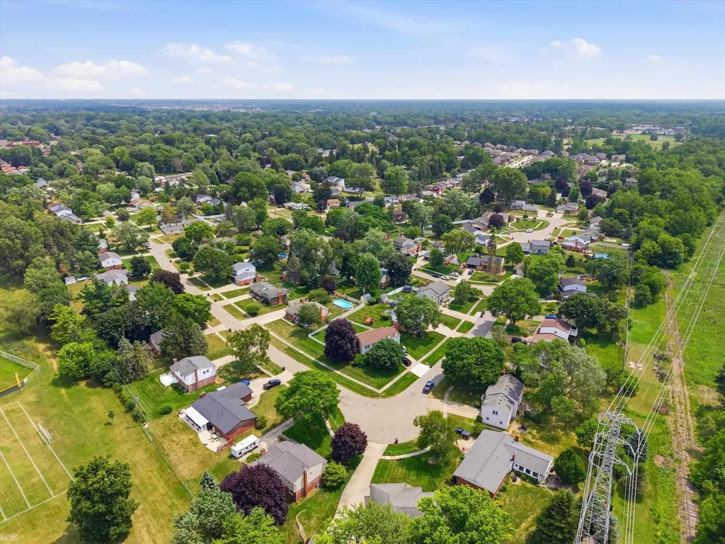 46936 Shiloh Way Shelby Charter Township MI 48317