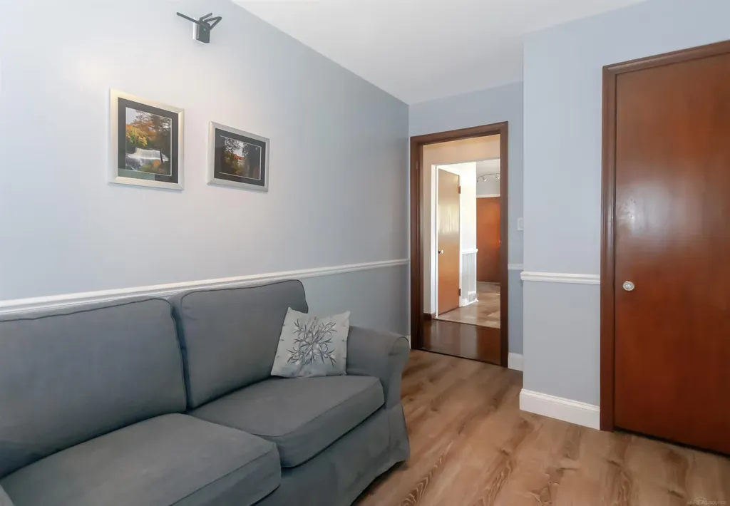 1723 Hawthorne Road Grosse Pointe Woods City MI 48236