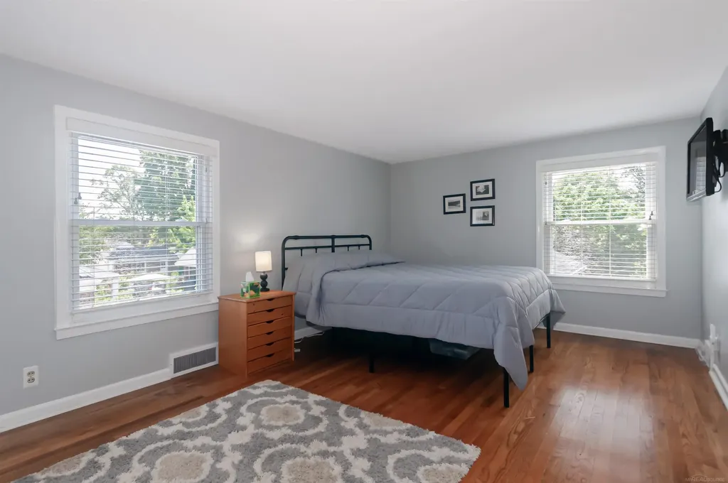 1723 Hawthorne Road Grosse Pointe Woods City MI 48236