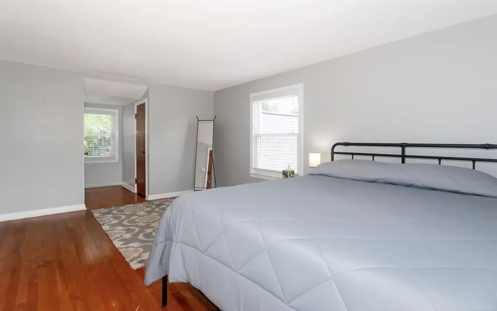 1723 Hawthorne Road Grosse Pointe Woods City MI 48236