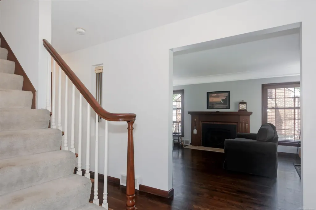 1723 Hawthorne Road Grosse Pointe Woods City MI 48236