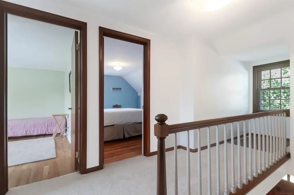 1723 Hawthorne Road Grosse Pointe Woods City MI 48236