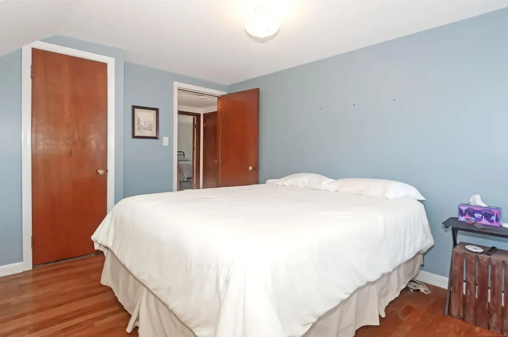 1723 Hawthorne Road Grosse Pointe Woods City MI 48236