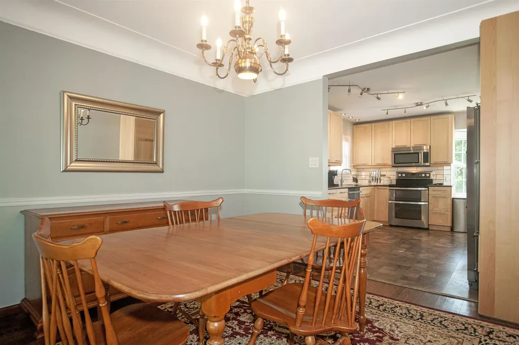 1723 Hawthorne Road Grosse Pointe Woods City MI 48236