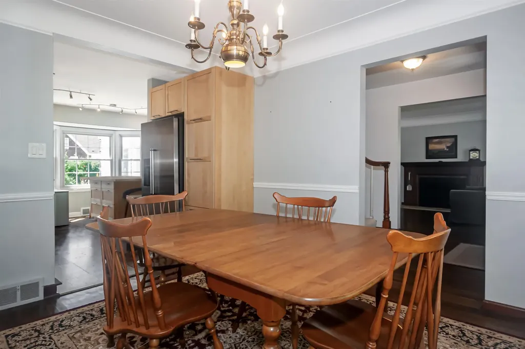 1723 Hawthorne Road Grosse Pointe Woods City MI 48236