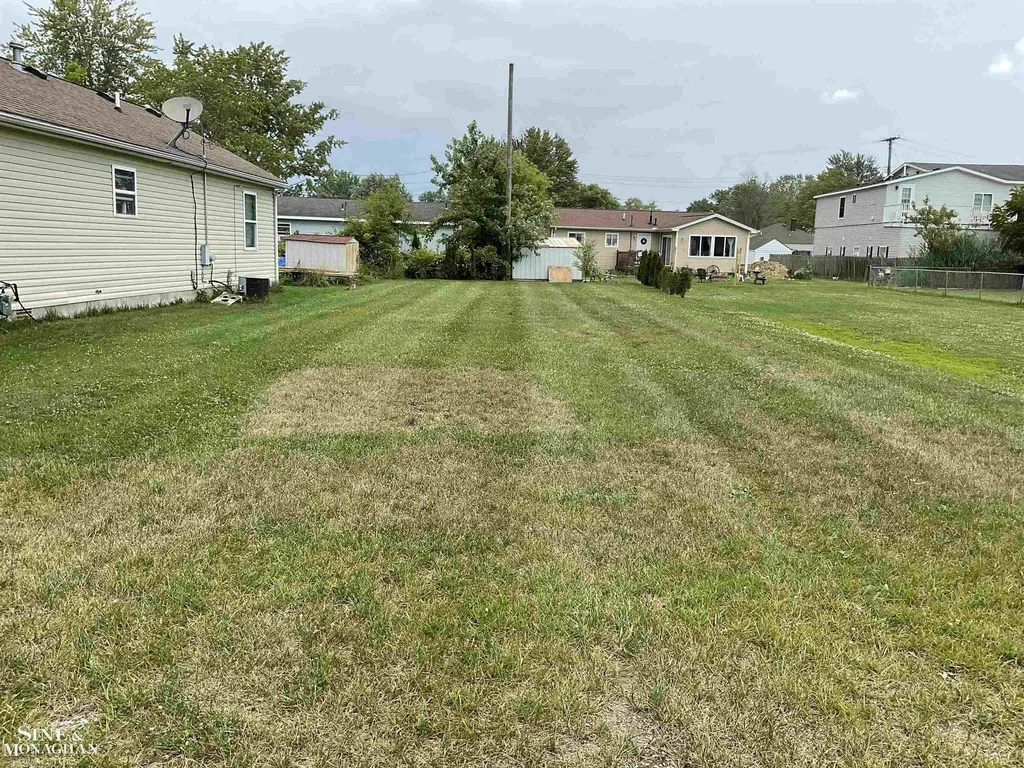 114 Roselawn Street Algonac City MI 48001