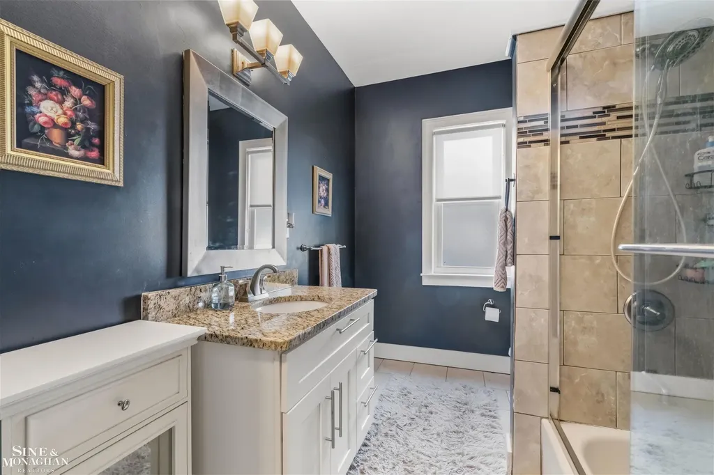 1025 Beaconsfield Avenue Grosse Pointe Park City MI 48230