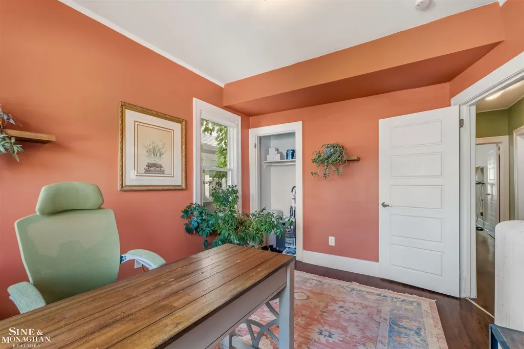 1025 Beaconsfield Avenue Grosse Pointe Park City MI 48230