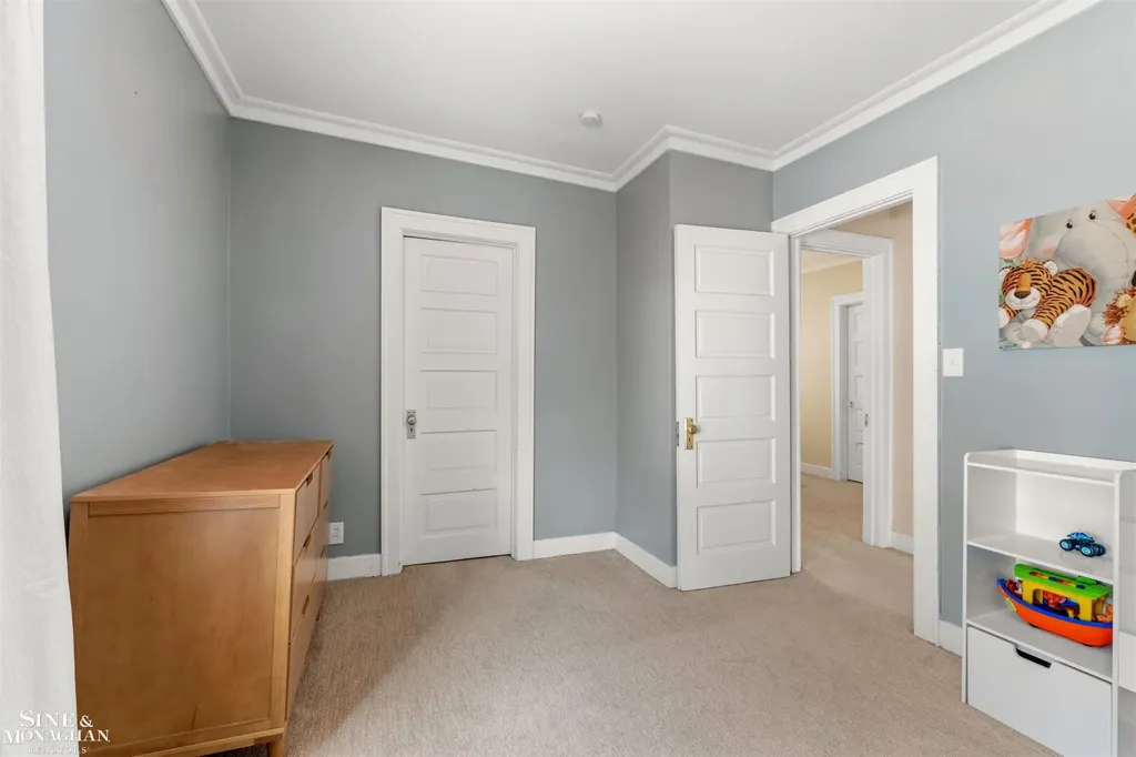 1025 Beaconsfield Avenue Grosse Pointe Park City MI 48230
