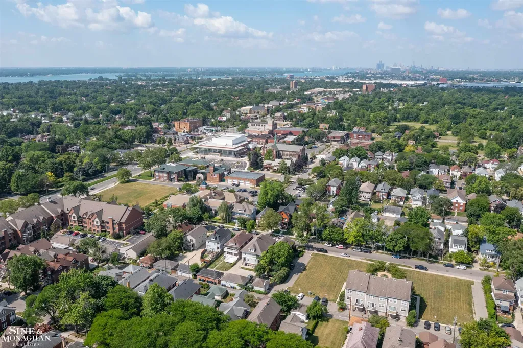 1025 Beaconsfield Avenue Grosse Pointe Park City MI 48230
