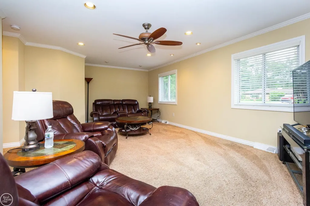 39745 Sylvia Street Harrison Charter Township MI 48045