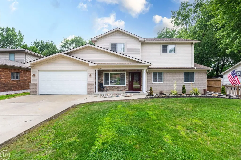 39745 Sylvia Street Harrison Charter Township MI 48045