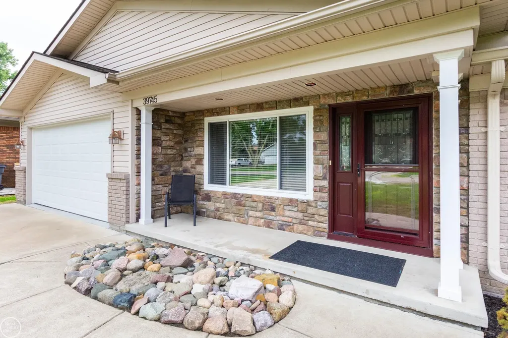 39745 Sylvia Street Harrison Charter Township MI 48045