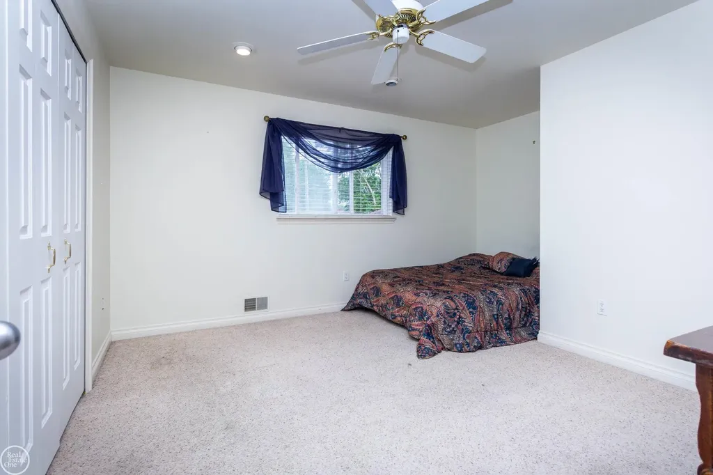39745 Sylvia Street Harrison Charter Township MI 48045