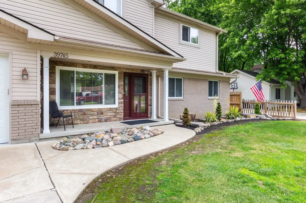 39745 Sylvia Street Harrison Charter Township MI 48045