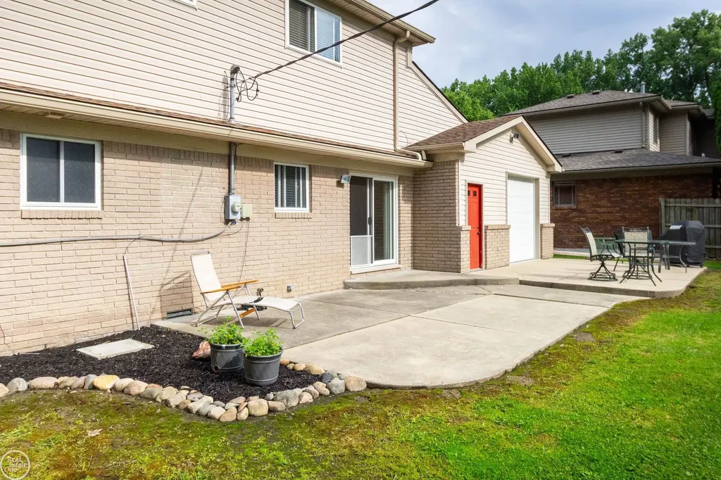 39745 Sylvia Street Harrison Charter Township MI 48045