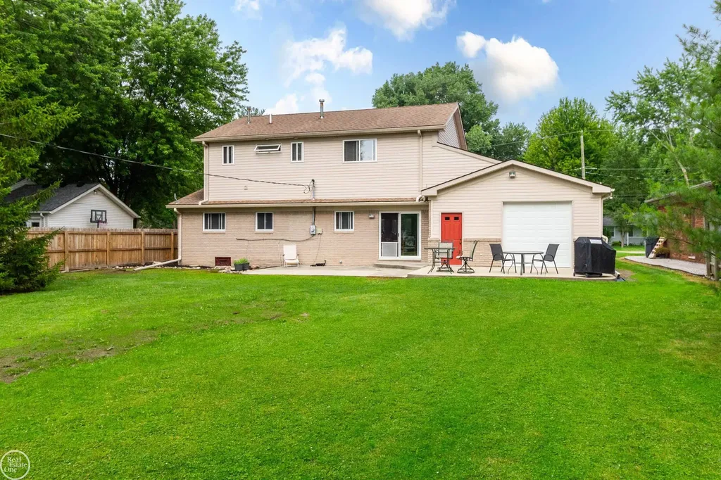 39745 Sylvia Street Harrison Charter Township MI 48045