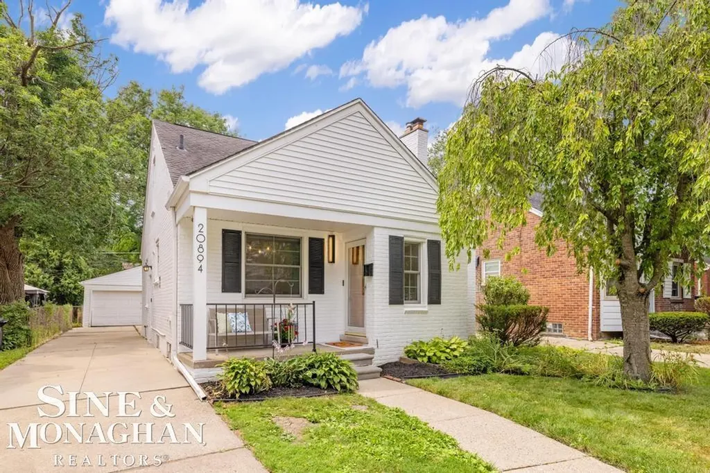 20894 Lochmoor Street Harper Woods City MI 48225