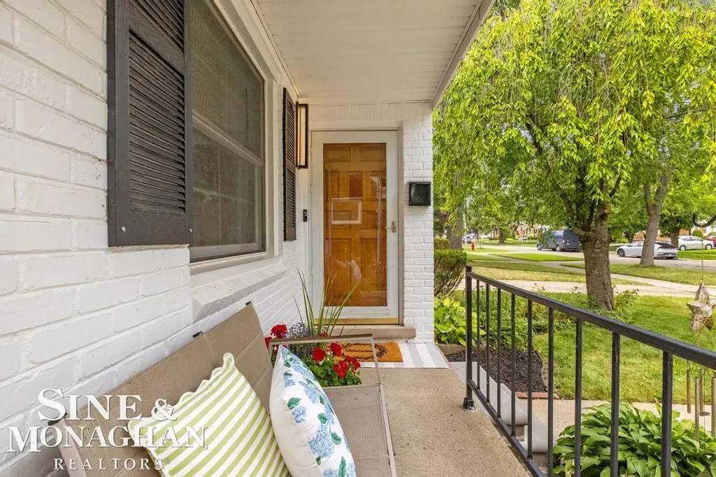 20894 Lochmoor Street Harper Woods City MI 48225