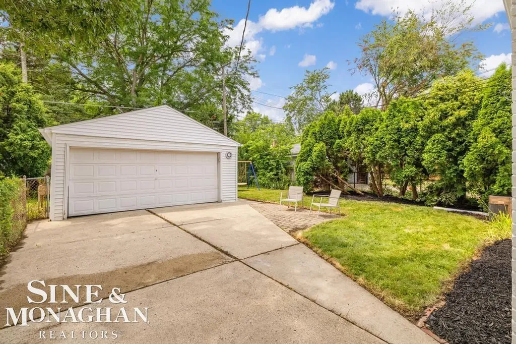 20894 Lochmoor Street Harper Woods City MI 48225