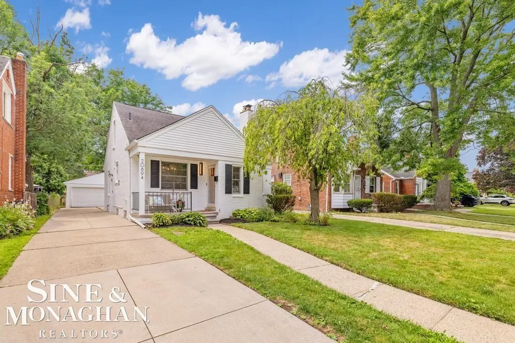 20894 Lochmoor Street Harper Woods City MI 48225