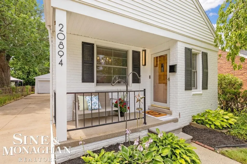 20894 Lochmoor Street Harper Woods City MI 48225