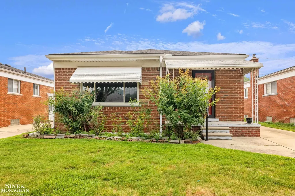 28016 Rockwood Street St. Clair Shores City MI 48081