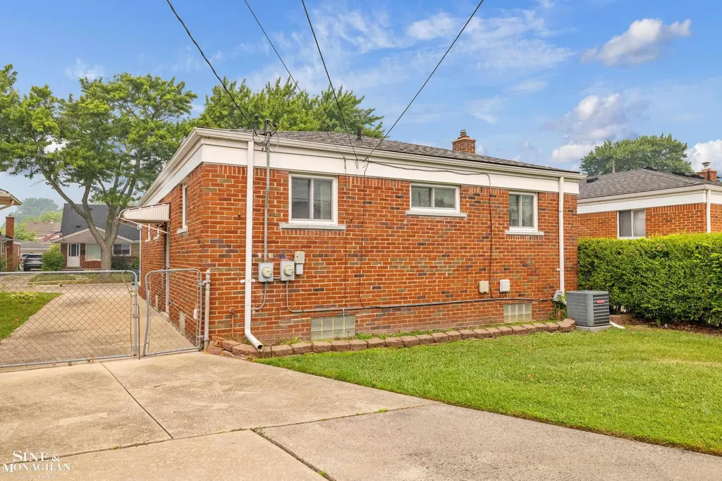 28016 Rockwood Street St. Clair Shores City MI 48081