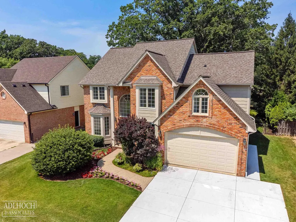 21473 Goethe Street Grosse Pointe Woods City MI 48236