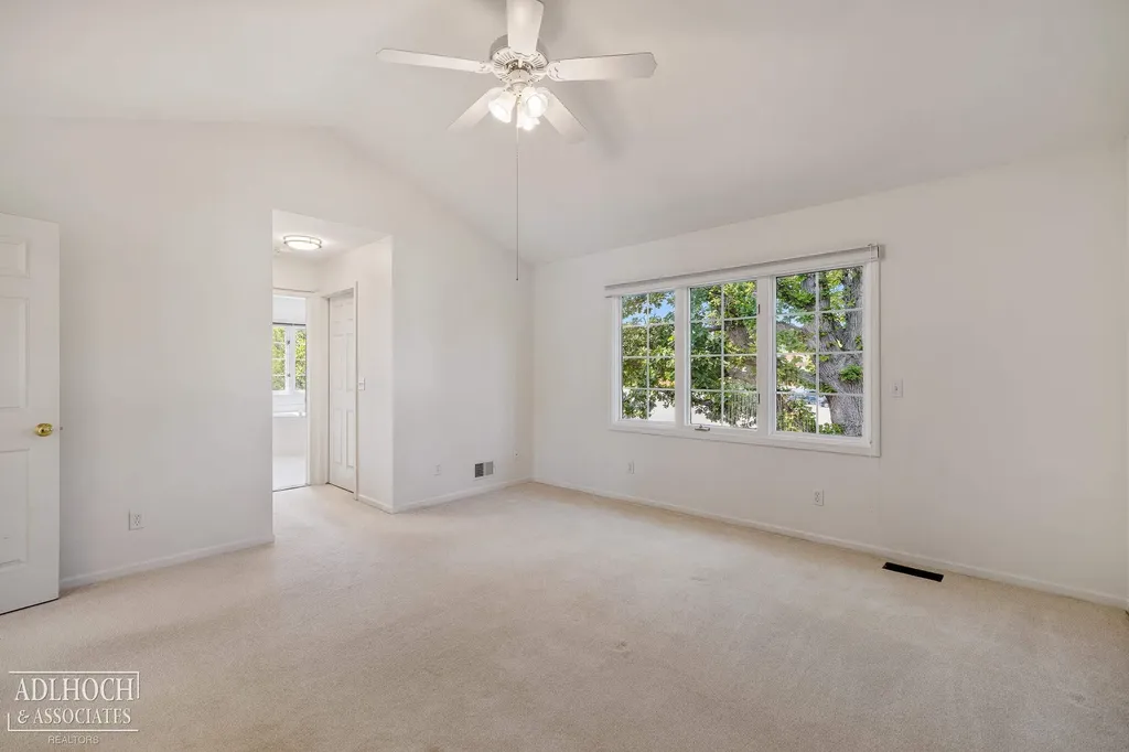21473 Goethe Street Grosse Pointe Woods City MI 48236