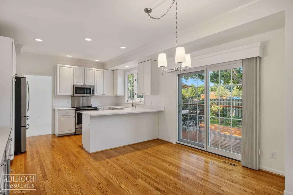 21473 Goethe Street Grosse Pointe Woods City MI 48236