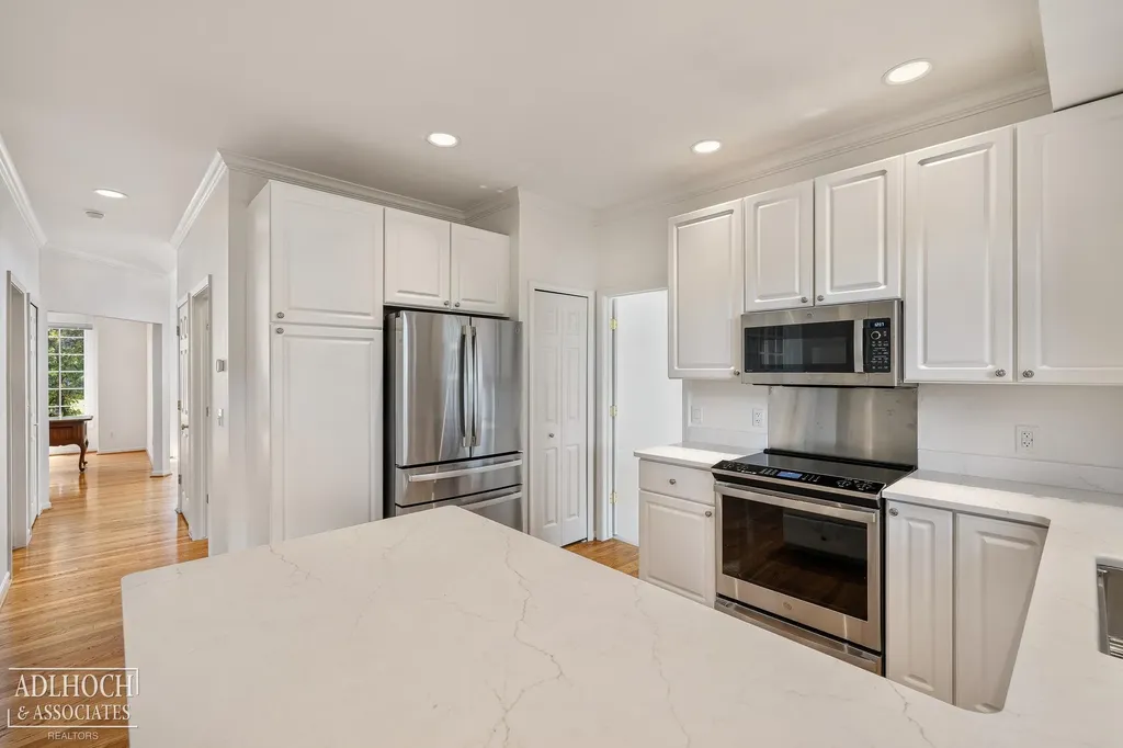 21473 Goethe Street Grosse Pointe Woods City MI 48236