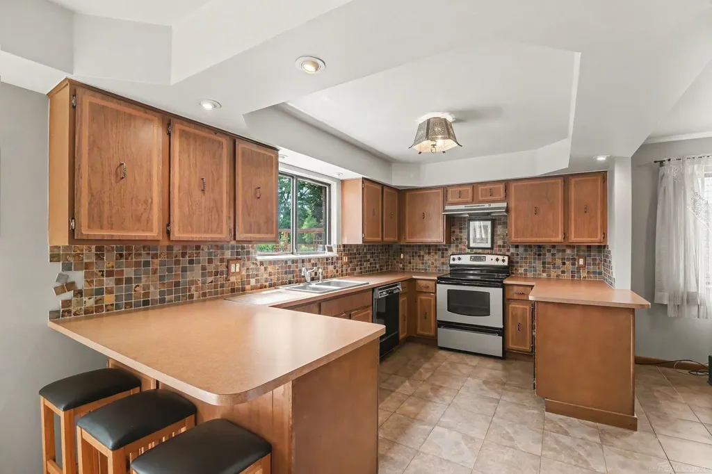 1170 Trevino Drive Troy City MI 48085