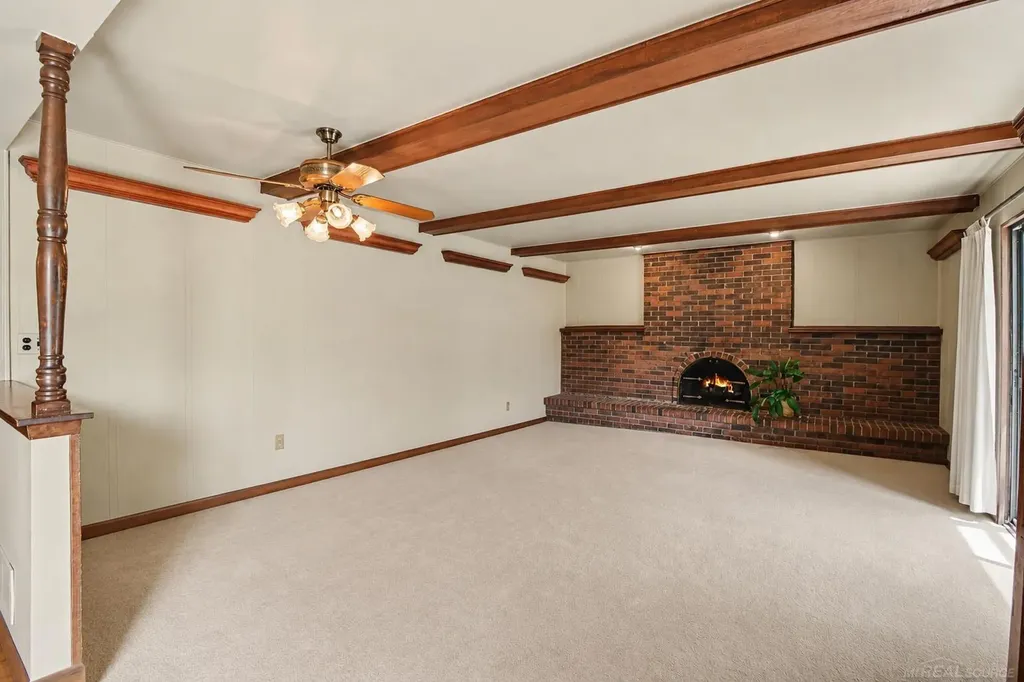 1170 Trevino Drive Troy City MI 48085