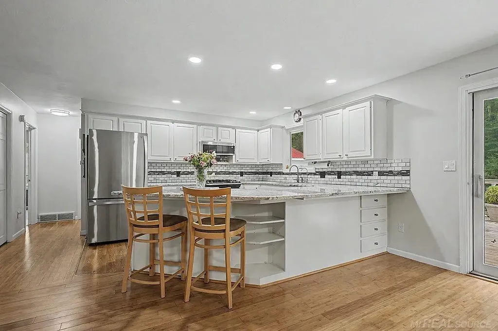 1571 Waukazoo Drive Park Township MI 49424
