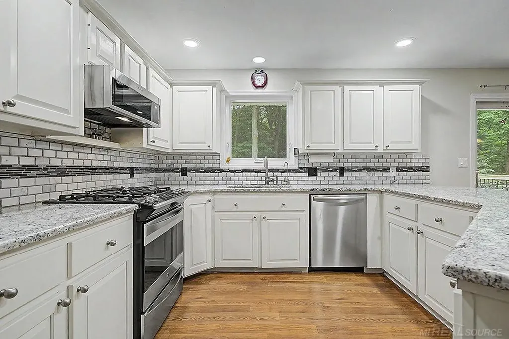 1571 Waukazoo Drive Park Township MI 49424