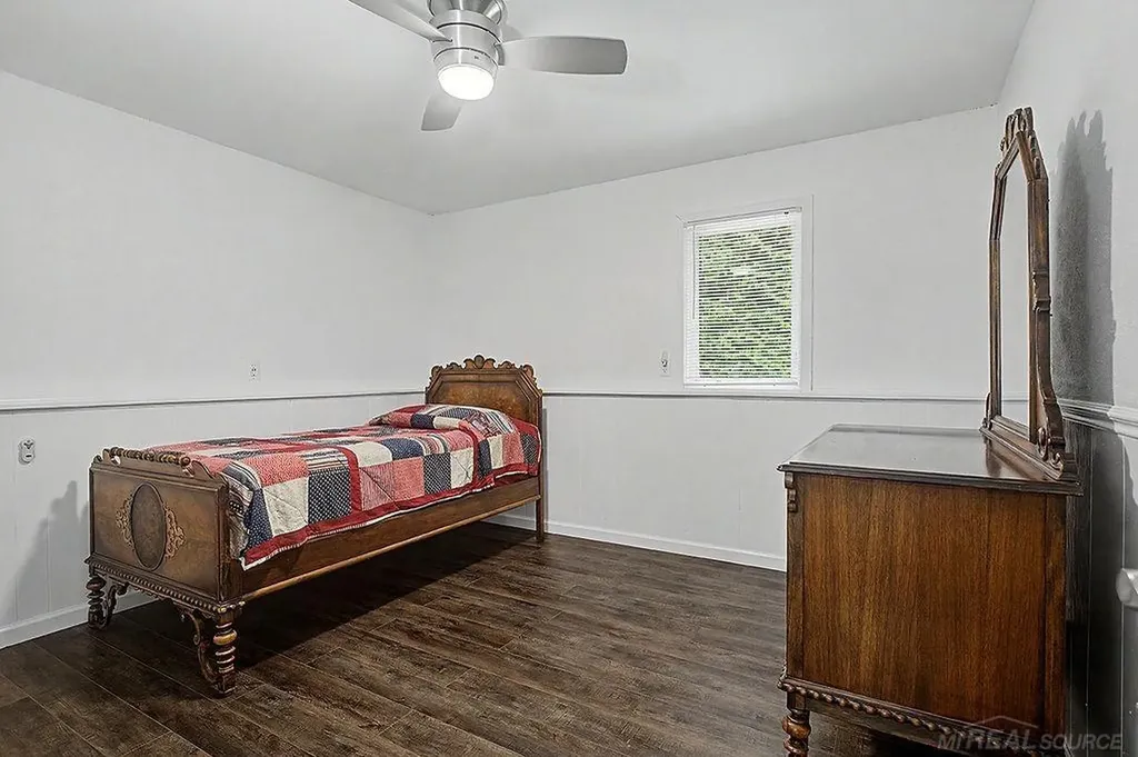1571 Waukazoo Drive Park Township MI 49424