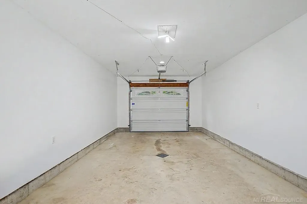 1571 Waukazoo Drive Park Township MI 49424