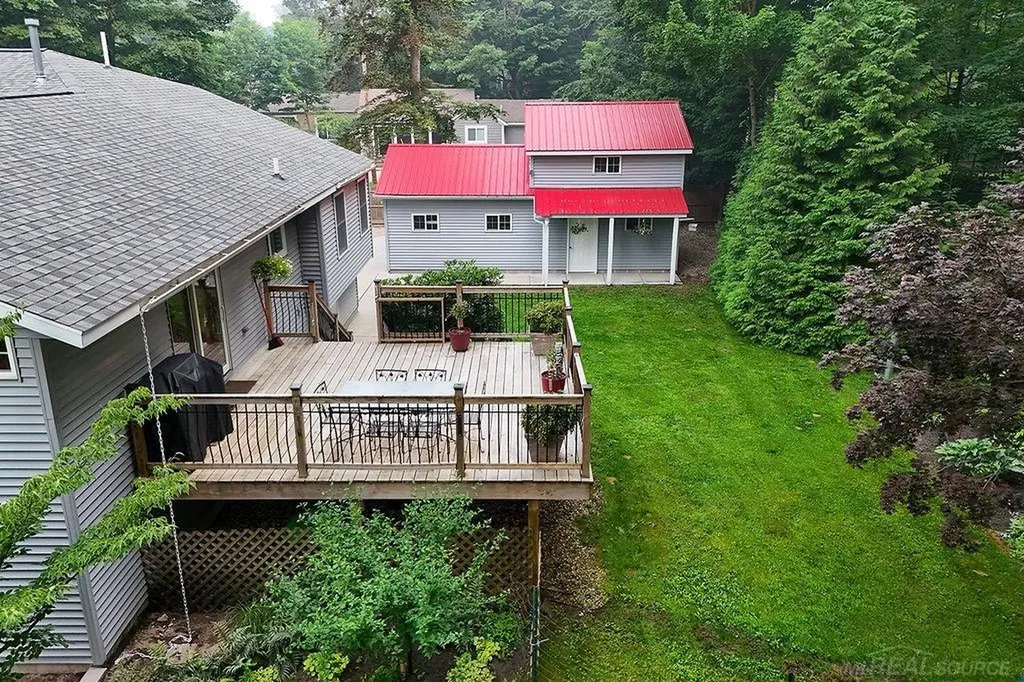 1571 Waukazoo Drive Park Township MI 49424