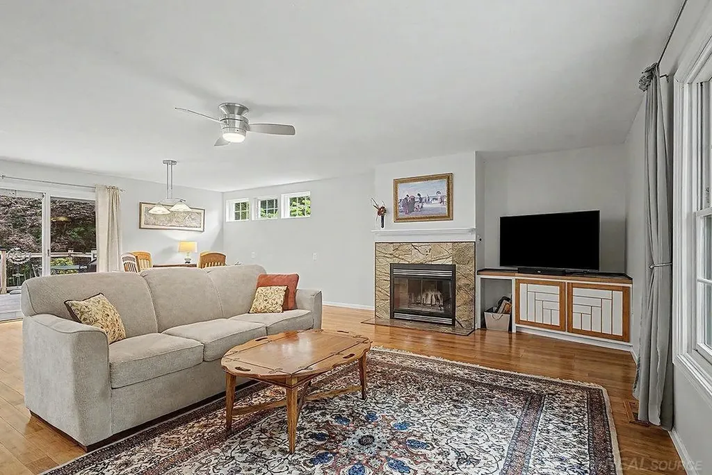 1571 Waukazoo Drive Park Township MI 49424