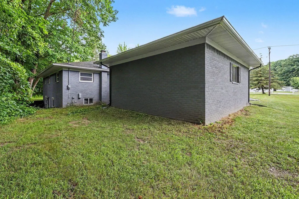 2371 Arlington Road Columbus Township MI 48063