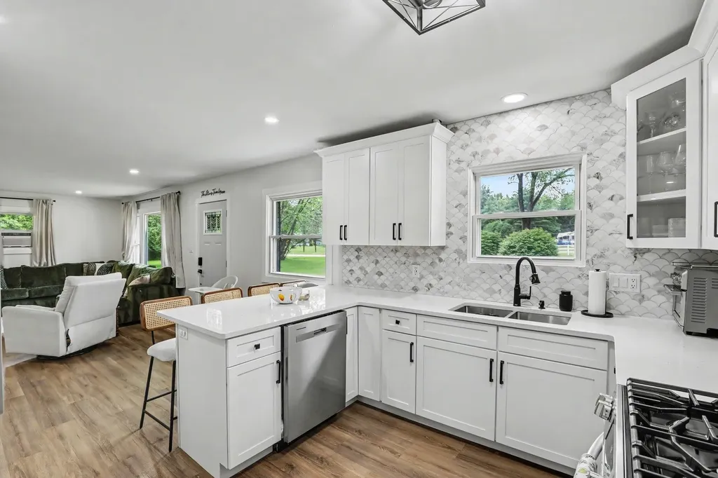 2371 Arlington Road Columbus Township MI 48063