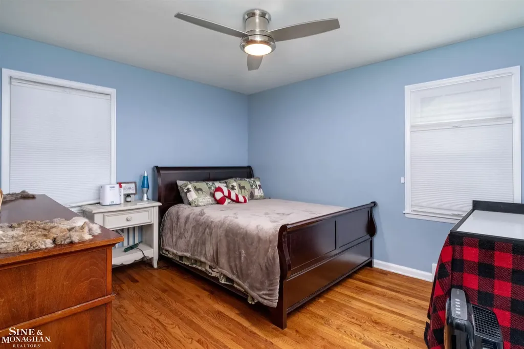 493-495 Saint Clair Avenue Grosse Pointe City MI 48230