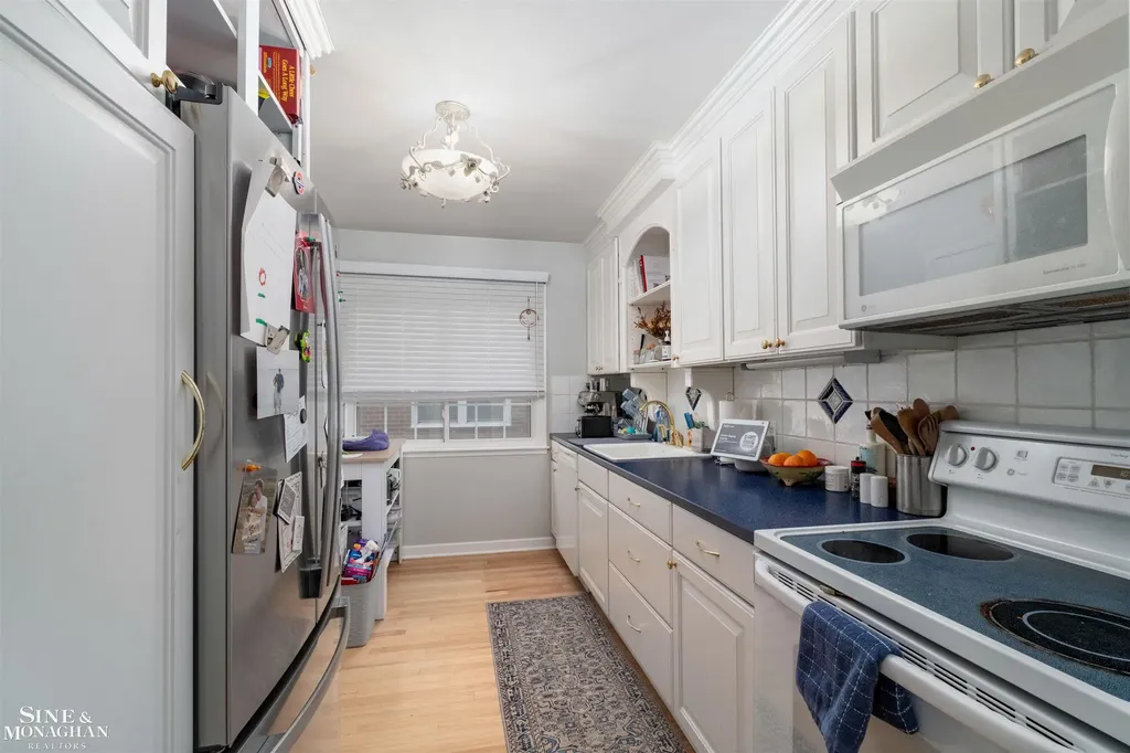 493-495 Saint Clair Avenue Grosse Pointe City MI 48230