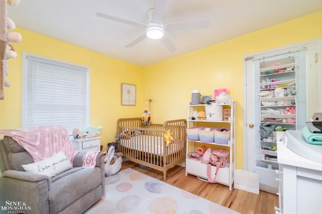 493-495 Saint Clair Avenue Grosse Pointe City MI 48230